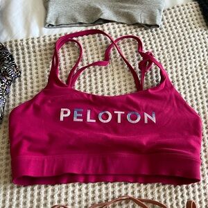 Peloton Strappy Back size Small
Im size 34D 5’6 140lbs fits great!